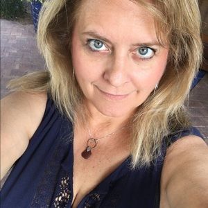 Meet your Posher, Alison